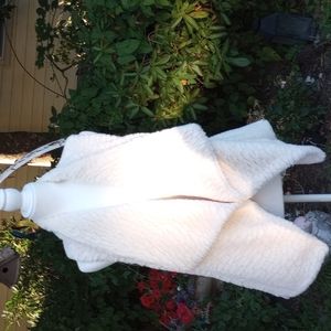 Altar'd state faux fur vest size large ivory